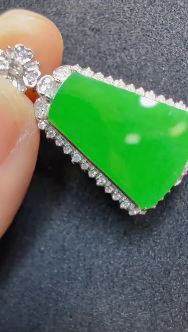 吊坠(不含链)18K金镶嵌翡翠多样性团购发一件