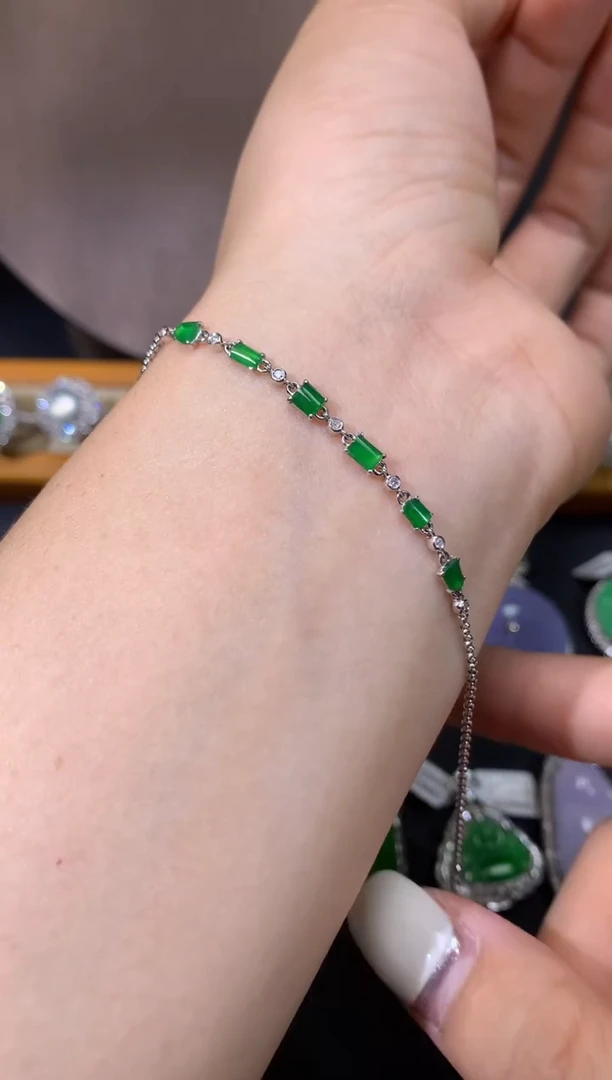 翡翠18K金镶嵌吊坠(不含链)手链