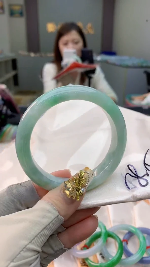 未镶嵌手镯翡翠0567831251