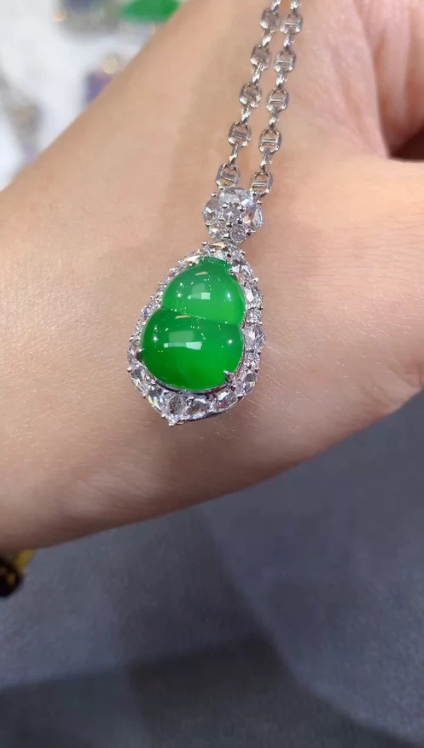 吊坠(不含链)18K金镶嵌翡翠A70