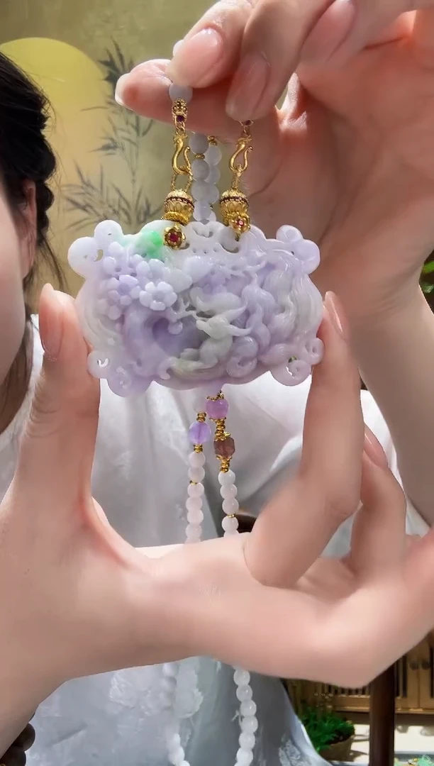 颈饰未镶嵌翡翠吊坠