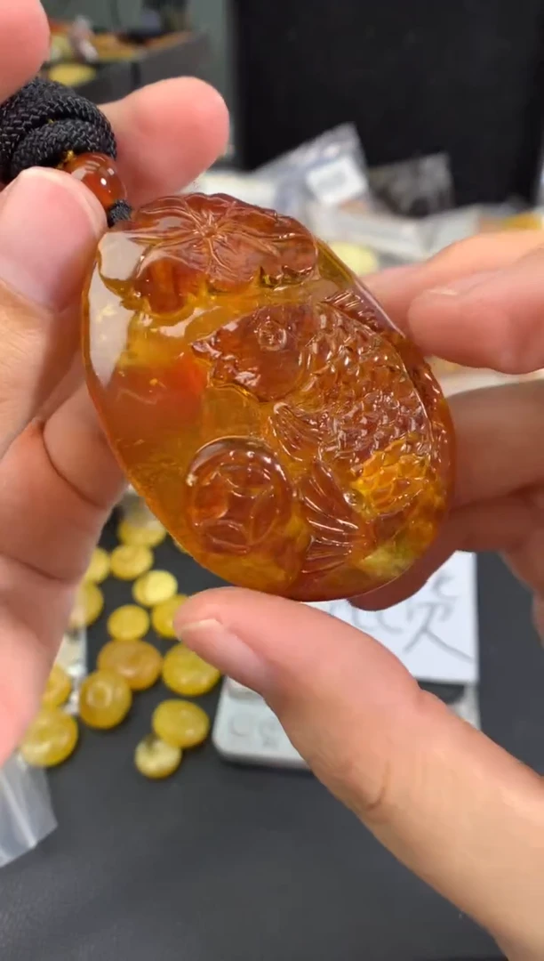 蜜蜡未镶嵌珠宝奇石1