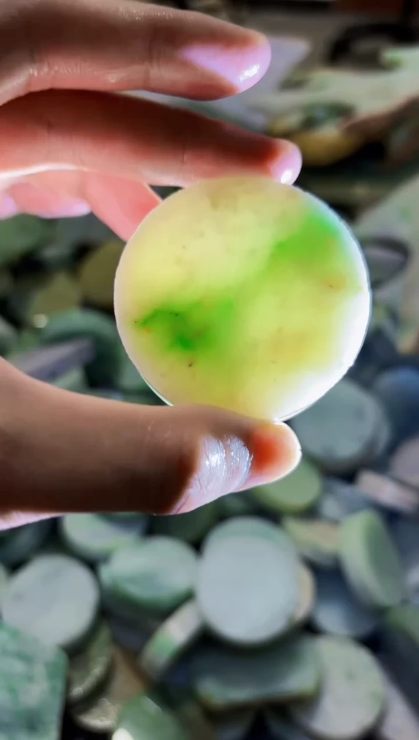 【闪购商品】翡翠颈饰未镶嵌A货吴玉313