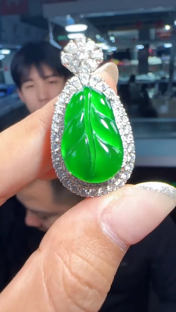 未镶嵌定制翡翠翡翠吊坠30