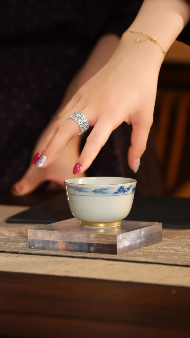 L元煦窑福利青花一线江山描金山水小足杯A