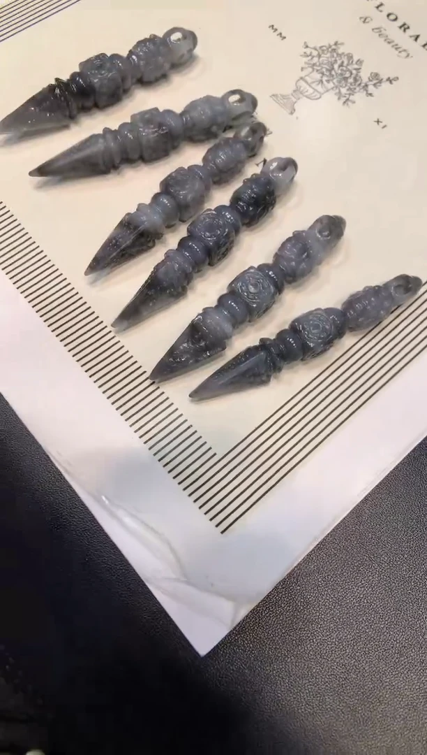 颈饰未镶嵌翡翠花件吊坠  多样性发一件