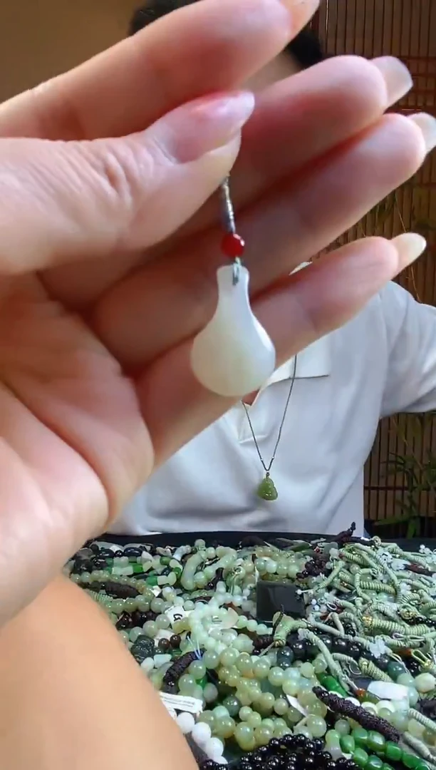 和田玉未镶嵌颈饰多样性发货，拍一发一