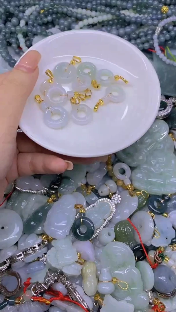 翡翠未镶嵌颈饰天然翡翠A货批量多样性发一件