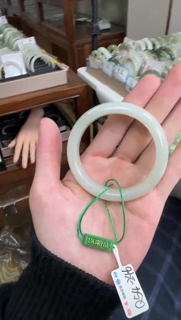 未镶嵌手镯和田玉54