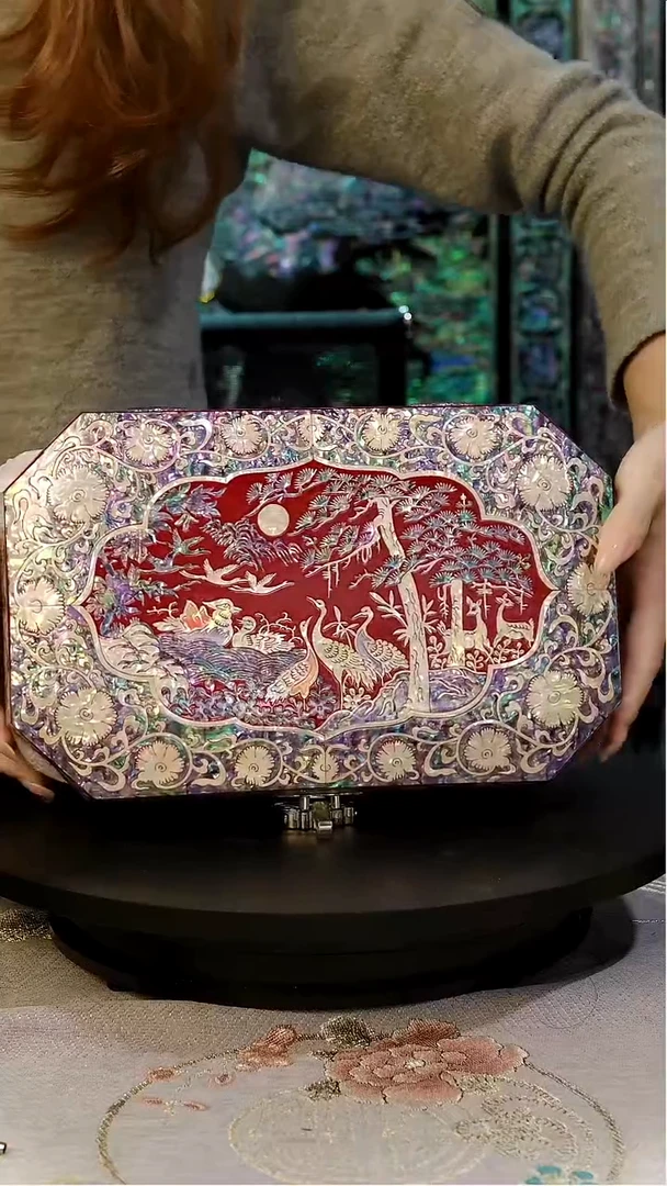 绒布底弘贝雅螺钿漆器文化馆