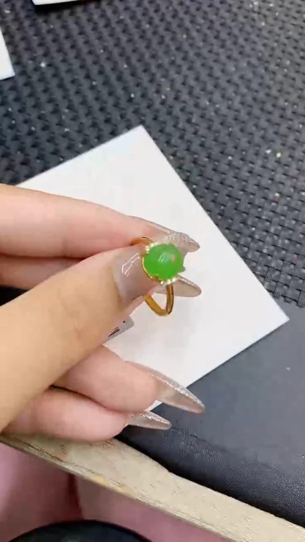 颈饰未镶嵌翡翠1