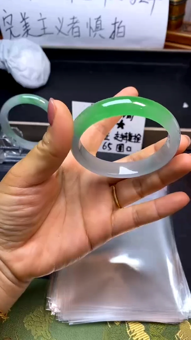 时尚女款缅料手镯78