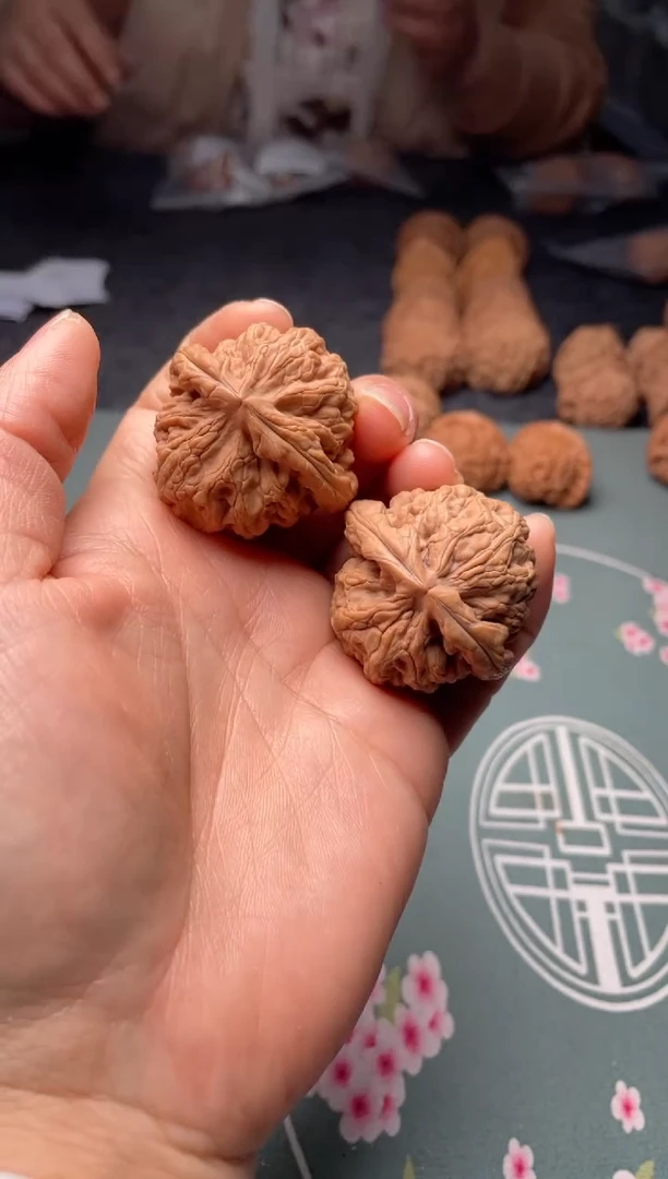 把件文玩核桃w310  红锦鲤 39尺