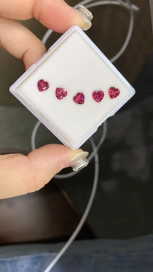 石榴石裸石未镶嵌1裸石多样性发一颗