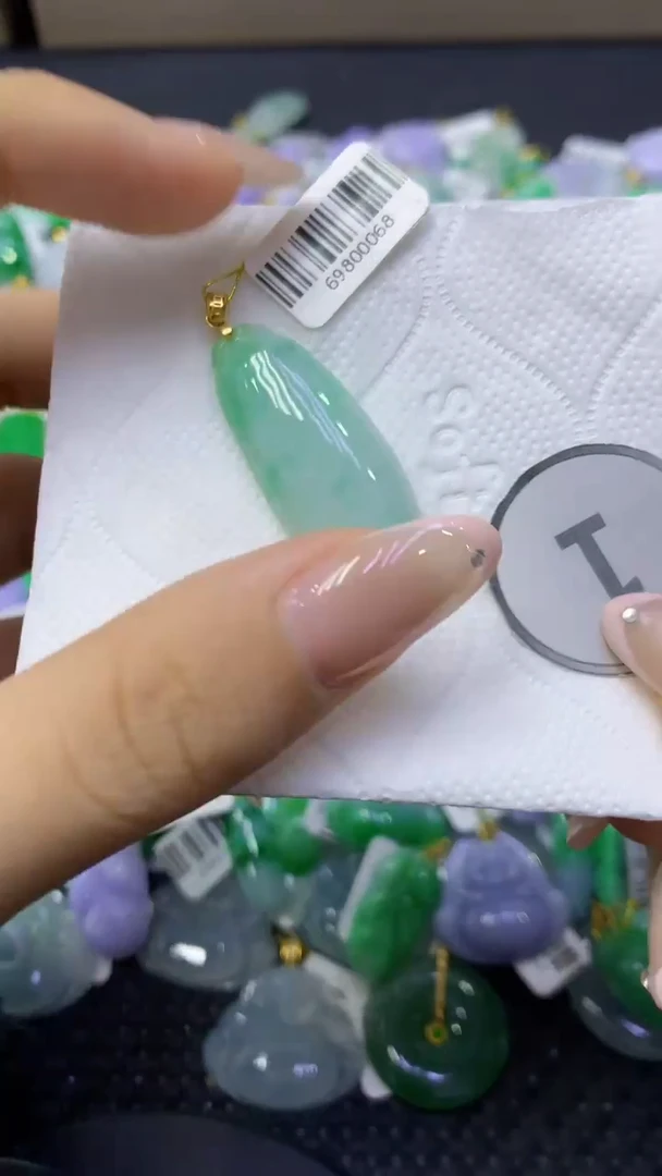 颈饰未镶嵌翡翠天然缅甸翡翠A货