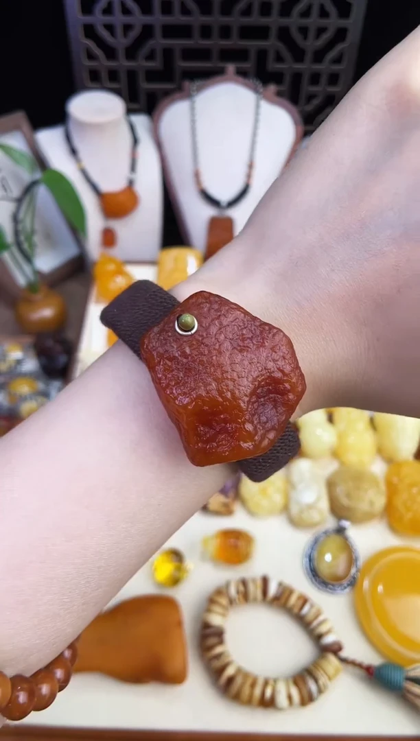 未镶嵌琥珀珠宝奇石柒月