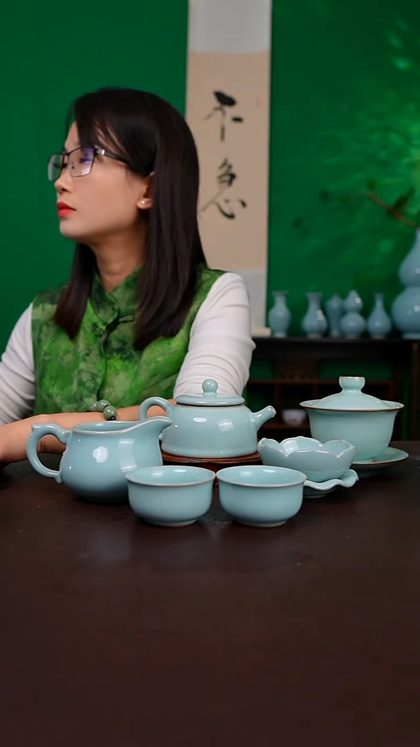 一级天青臻稀半月壶套装 带盖碗