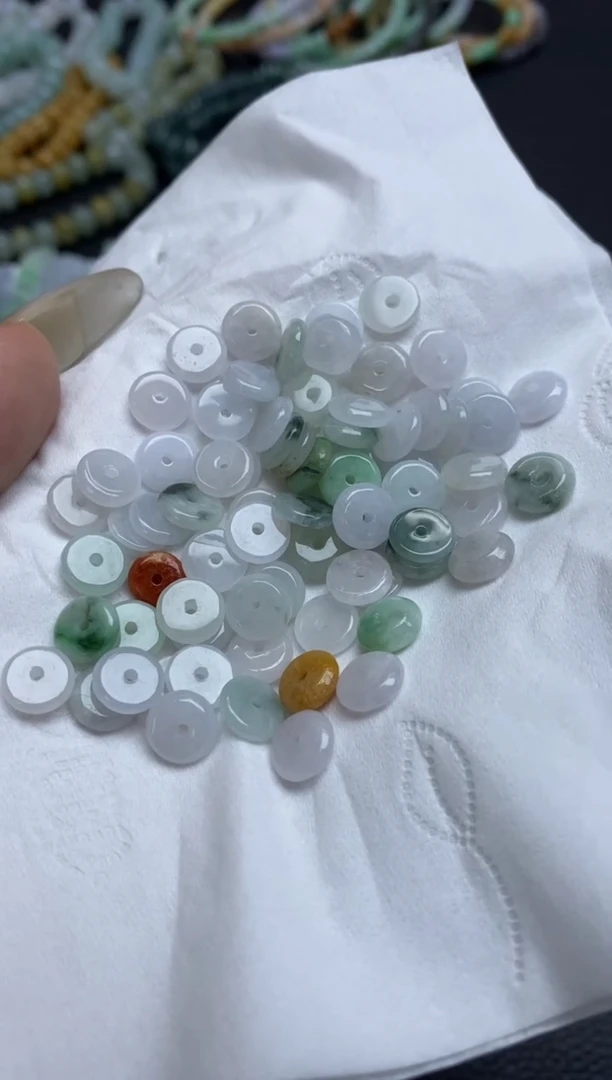 未镶嵌定制翡翠翡翠毛货~多样性发其一~