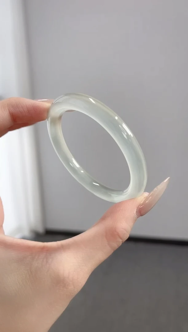 玛瑙/玉髓手镯未镶嵌58圈卡8浅色