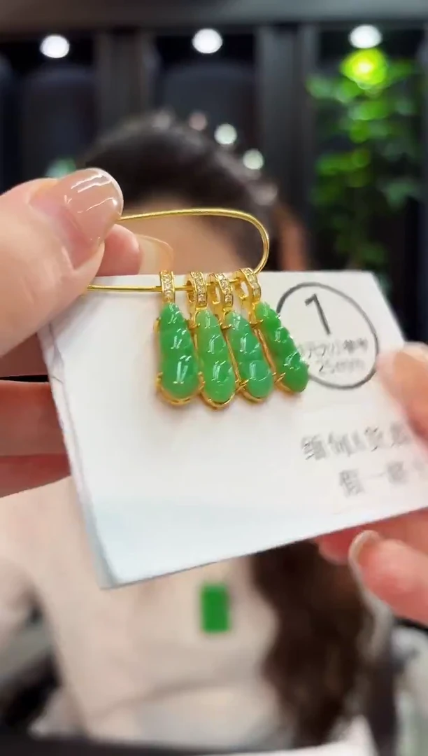 吊坠(不含链)未镶嵌翡翠缅料A货/多样性发货/一件