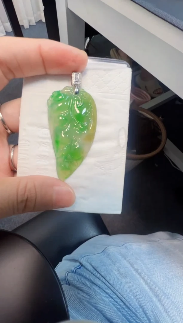 翡翠18K金镶嵌吊坠(不含链)23800