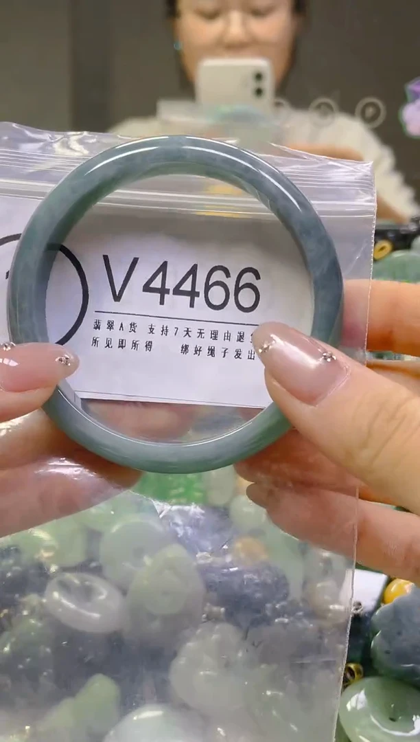 翡翠未镶嵌颈饰56.8/V/翡翠A货，一件也是批发价