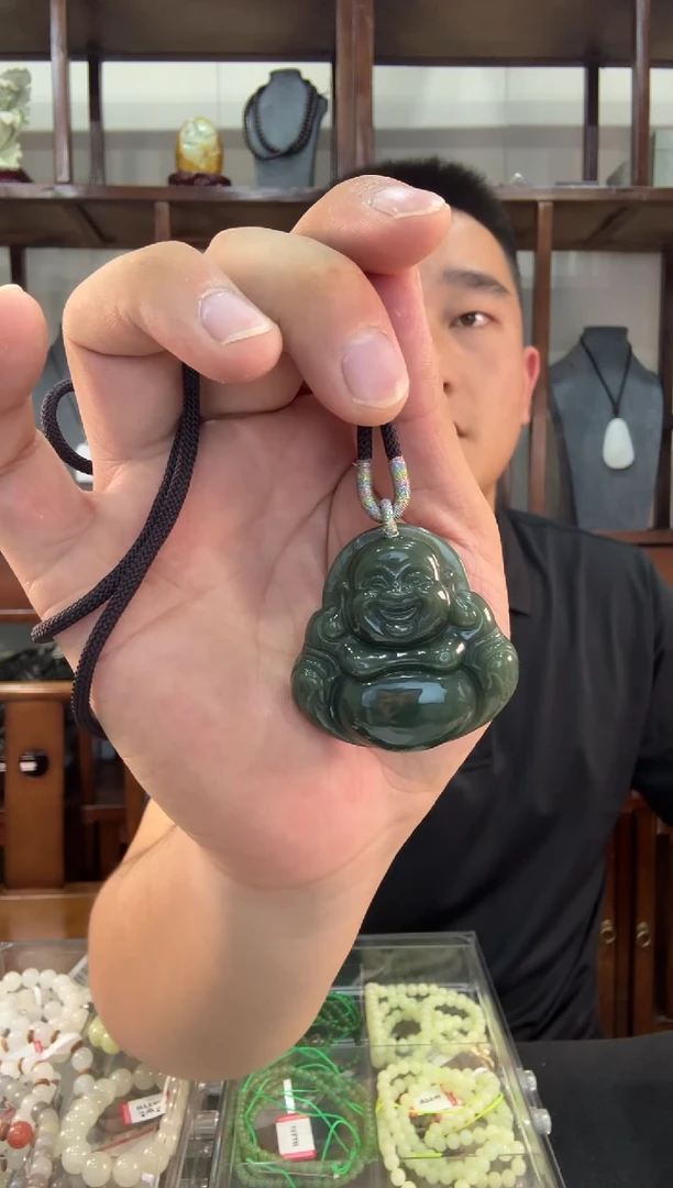 和田玉未镶嵌颈饰吊坠