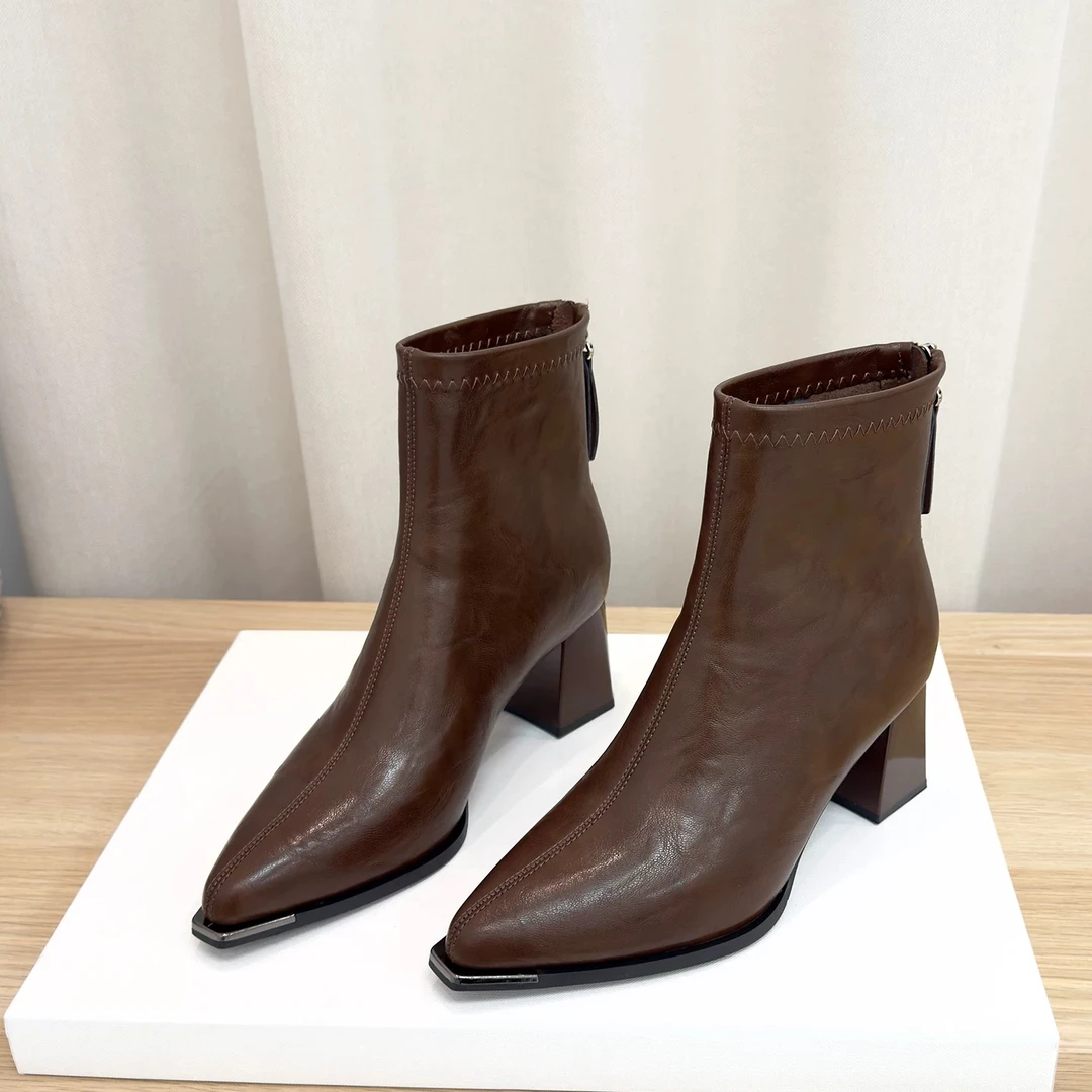 法式金属尖头高跟短靴女2025秋新款气质加绒弹力瘦瘦靴粗跟时装靴