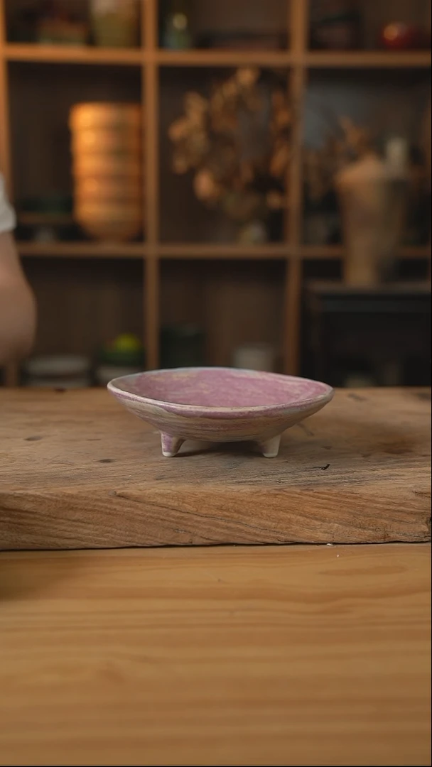 紫色系列的三足螺纹盘