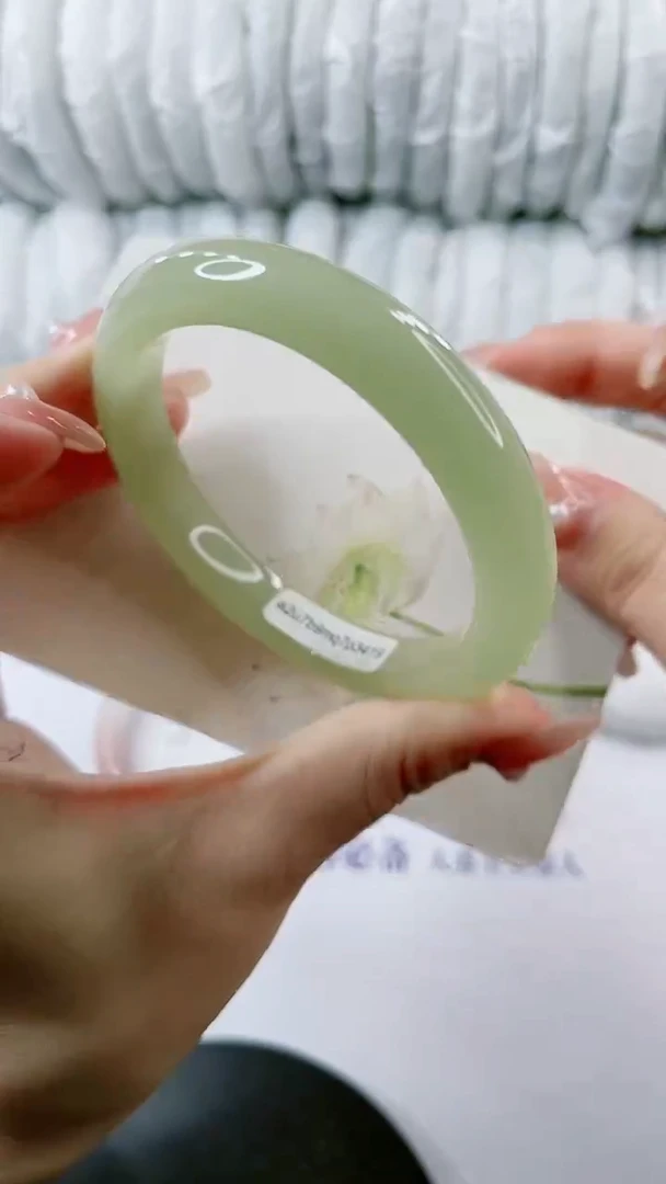 【闪购商品】石英质玉手镯未镶嵌0263441349-