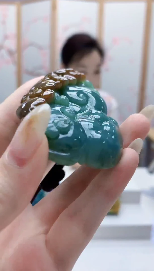 未镶嵌定制翡翠北**佳5160jw-毛货挂件