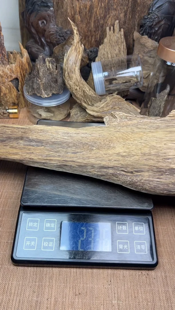 沉香摆件马来233g
