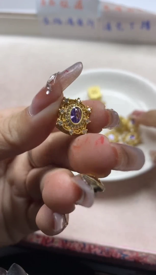 【闪购商品】水晶颈饰银S800镶嵌x741紫水晶配件*3颗