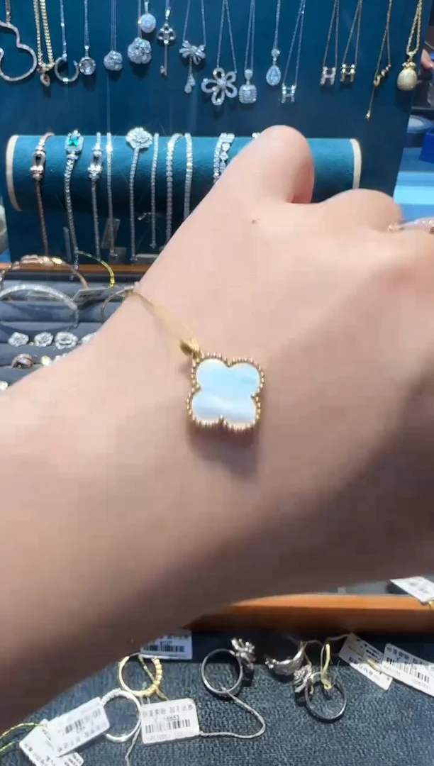18K金镶嵌贝壳（贝母）吊坠（不含链）PF-P0048四叶草吊坠K黄