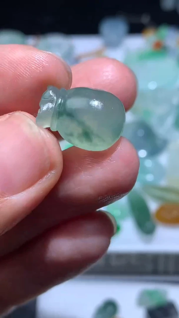 未镶嵌定制翡翠毛货