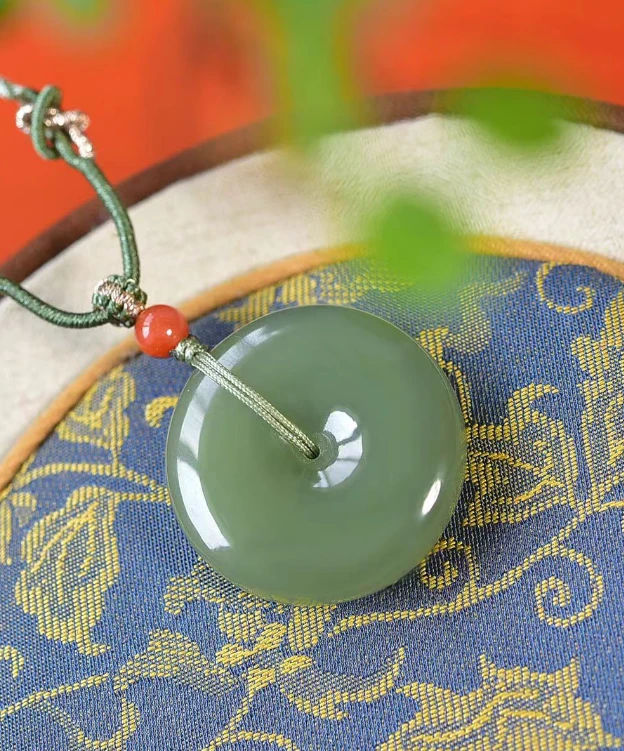 天然和田玉湖水绿玉石吊坠平安扣女款玉石挂件新中式风格