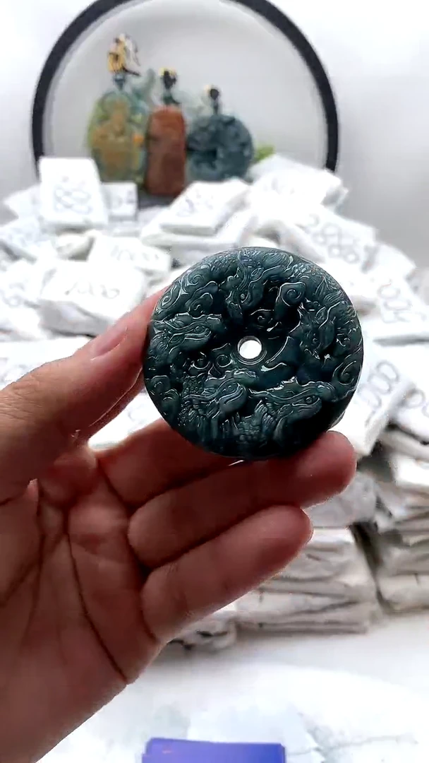 【闪购商品】翡翠颈饰未镶嵌九龙扣【品质一般介意慎拍】