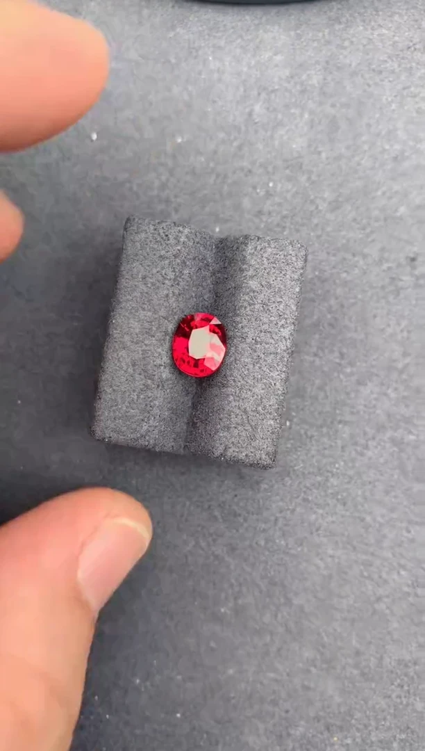 【闪购商品】碧玺裸石未镶嵌1.5ct 卢比来碧玺