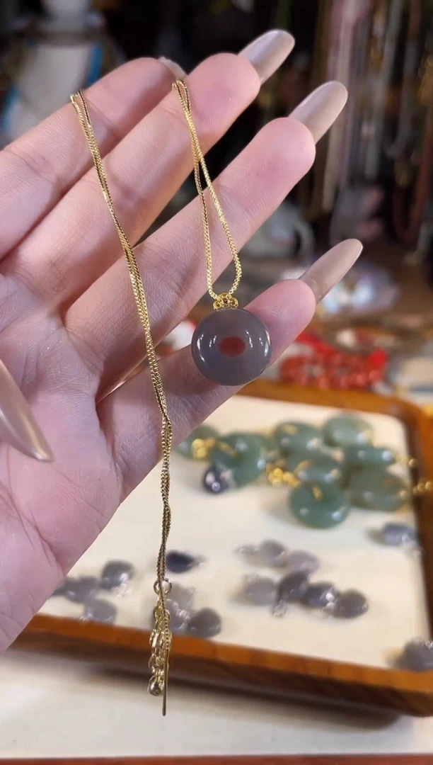 【闪购商品】和田玉吊坠(赠链)18K金镶嵌多样性发货其一