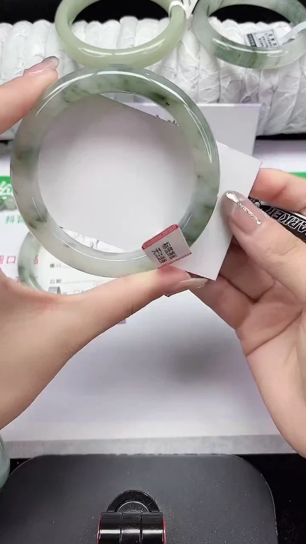 未镶嵌手镯石英质玉108-61/62