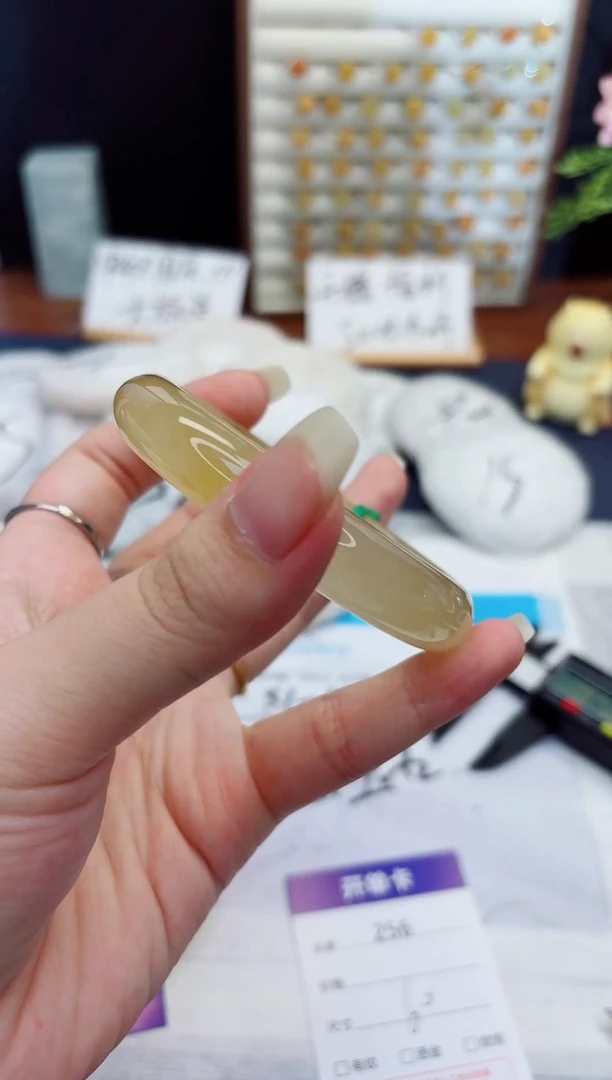 未镶嵌手镯石英质玉256-财气镯-圈口60