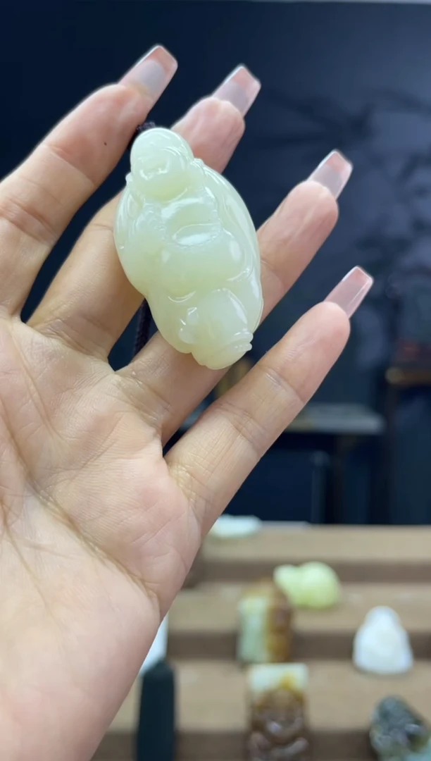 颈饰未镶嵌和田玉1