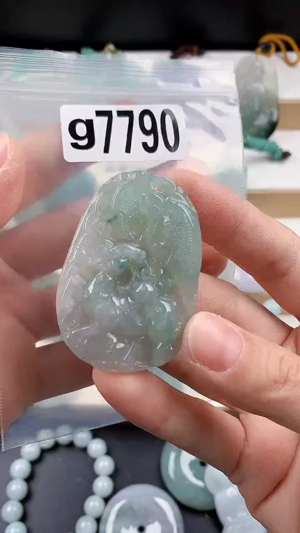 颈饰未镶嵌翡翠天然翡翠吊坠挂件