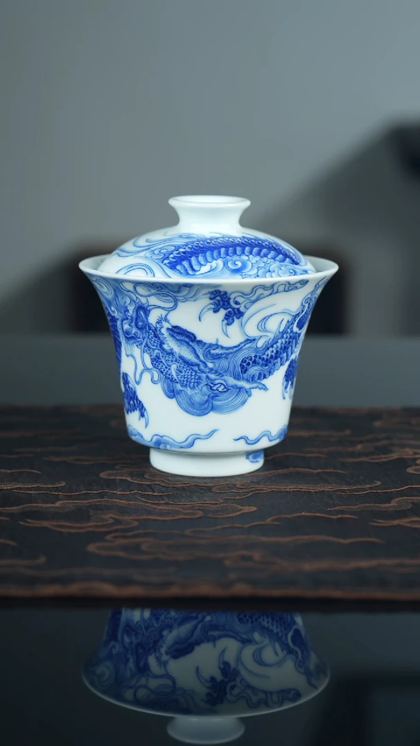 瓷片《龙纹图》青花两才盖碗