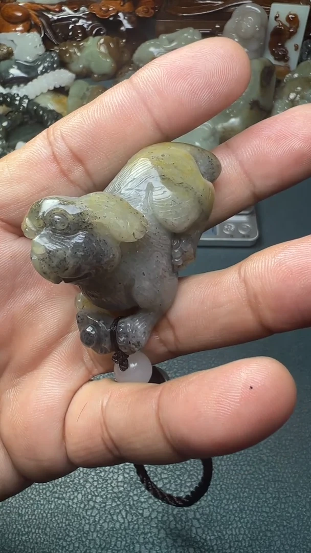 未镶嵌和田玉把件-