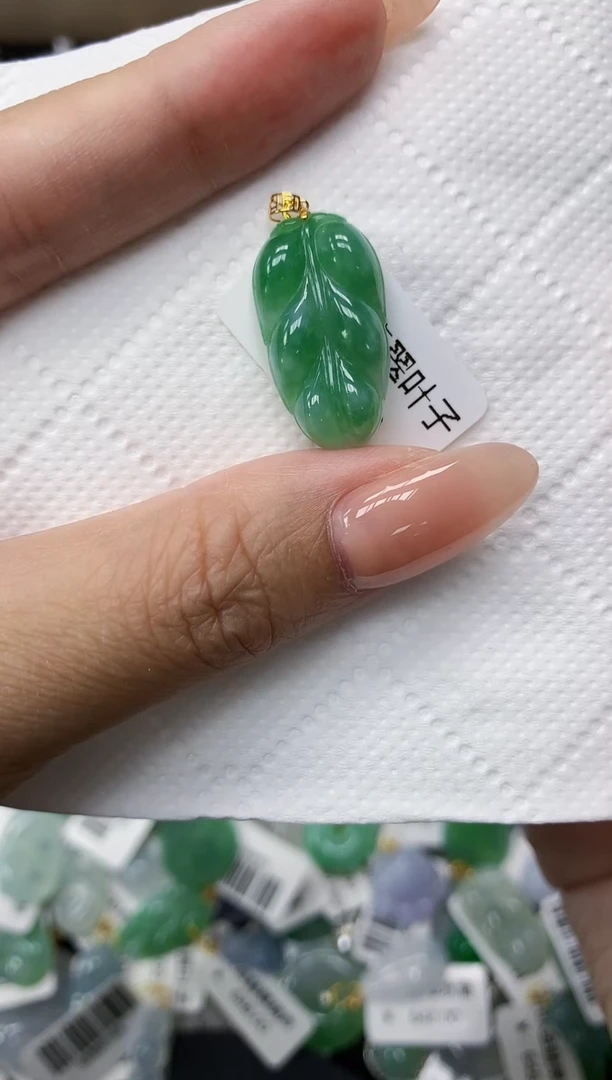 颈饰18K金镶嵌翡翠11111111111