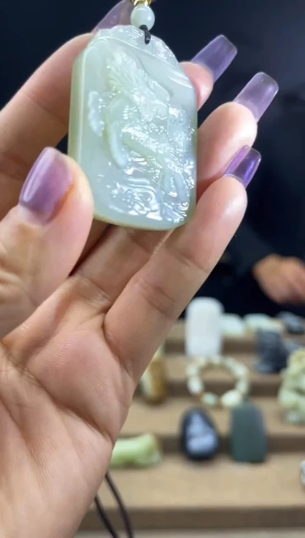 颈饰未镶嵌和田玉1