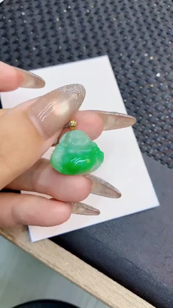 颈饰18K金镶嵌翡翠1