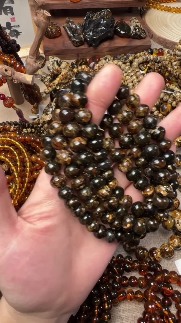 【闪购商品】琥珀手串未镶嵌抚顺琥珀黑花