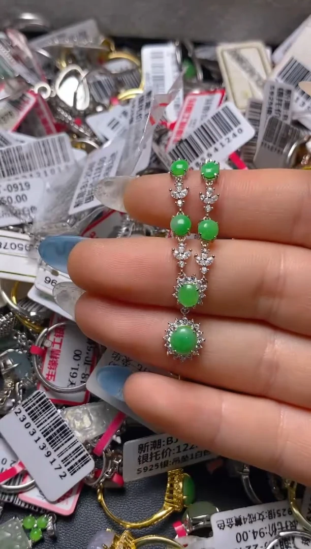 银S925镶嵌戒指翡翠百内无证书